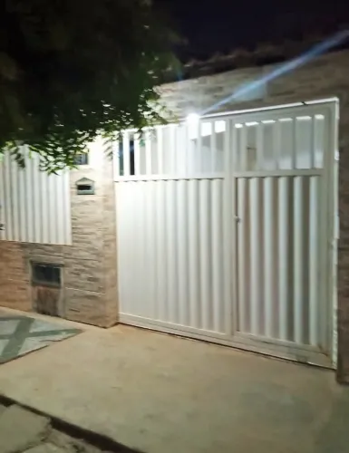Vende-se casa perto do centro