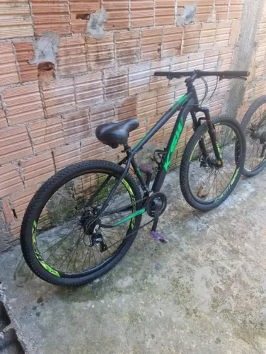 Vendo bicicleta kfw aro 29 masculina R$ 600