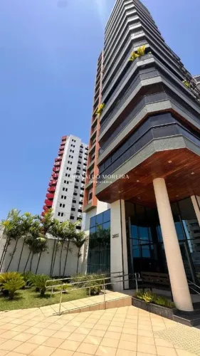 Cobertura no Condomínio Petrus com 4 suítes, 3 vagas e 600m² no Horto - Teresina