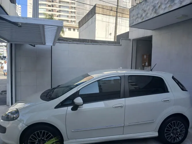 Fiat Punto Sporting Dualogic 1.8 Flex 16V 5P 2013