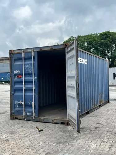 Container reforçado marítimo
