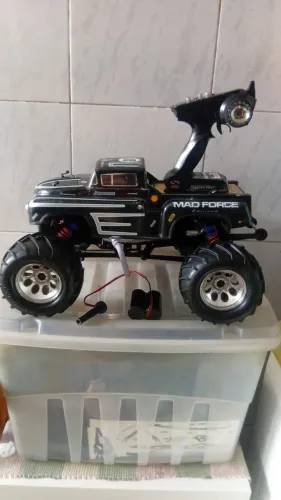 Automodelo kyosho mad force 