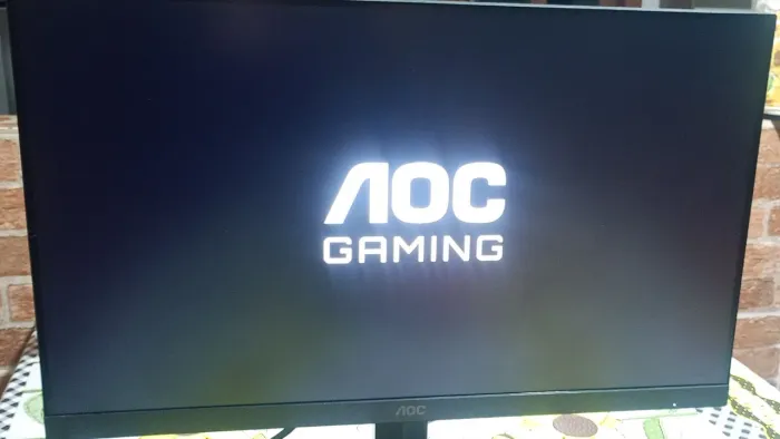 Monitor Gaming AOC 23,8 IPS 200 HZ. 6 meses de uso. Nota fiscal e está na garantia ainda.