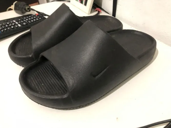 Chinelo slide da Nike 