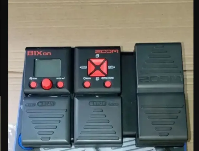 Pedaleira de contrabaixo zoom b1xon
