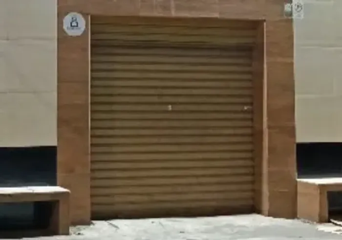 PORTA DE AÇO