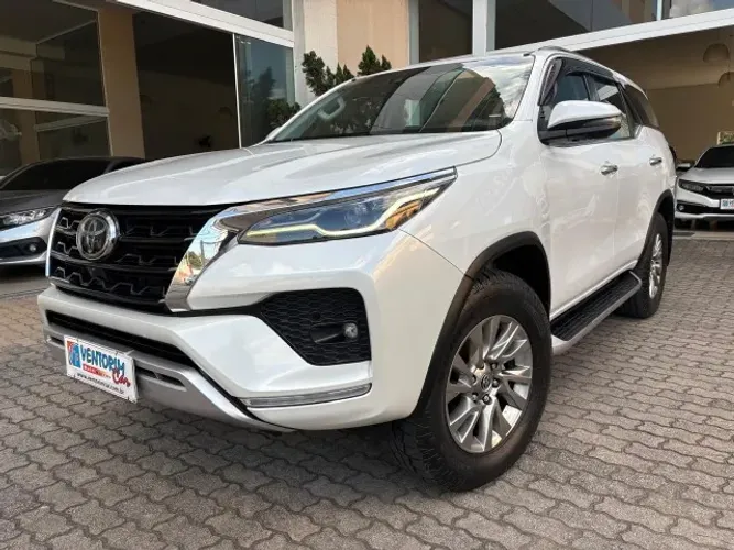 Toyota Hilux SW4 SRX 4X4 2.8 TDI 16V Dies. Aut. 2023