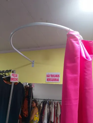 Provador de parede em aço