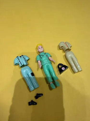 Boneco Médico Polly Pocket