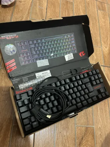 Teclado Kumara pouco usado