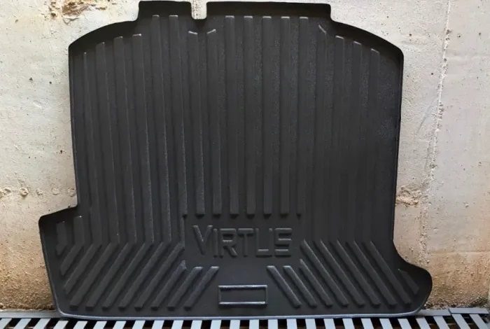 Vendo bandeja/tapete para o porta malas do Virtus