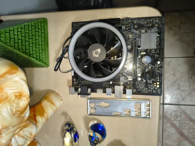 Kit core I5 9400F leia a descrição 