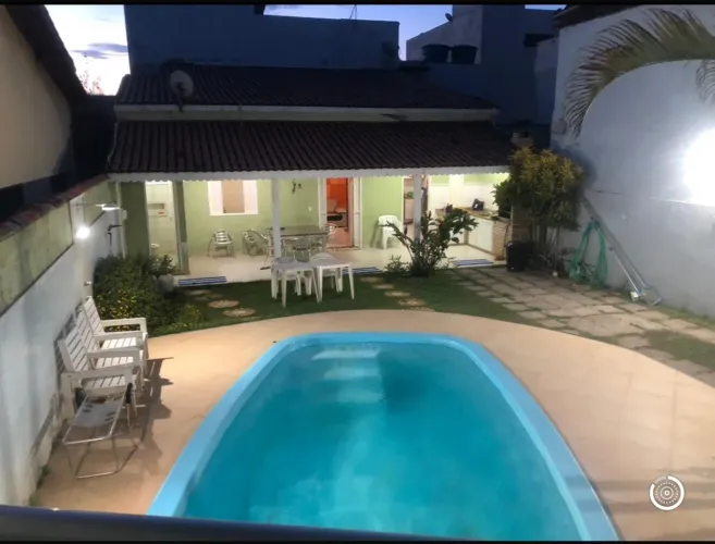 Alugo para temporada casa em Guriri frente p mar piscina churrasqueira e ar condicionado.