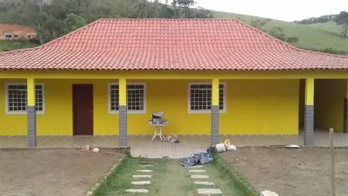 Ótima Oportunidade!!! Chácara com 1.000m², Casa Boa e Arejada, Maria da Fé/MG