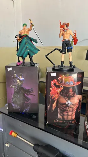 2 Bonecos colecionáveis One Piece