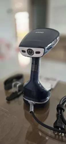 Vaporizador de roupas Arno (ferro de passar)