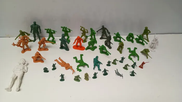 Lote de soldadinho com 40 unidades 