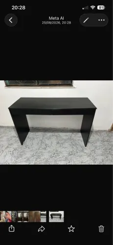 Escrivaninha com 2 gavetas