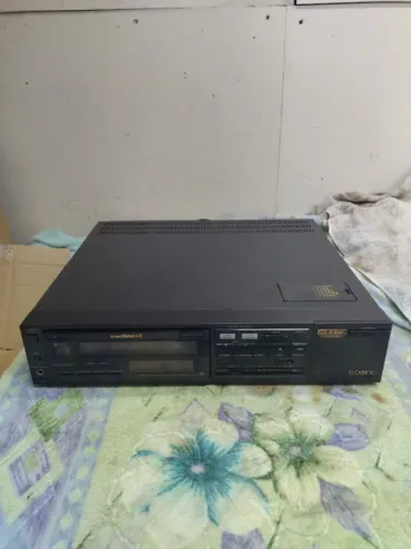 Videocassete SONY SL-HF1000D Beta de Alta Frequência mais controle remoto