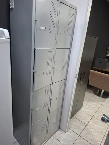 Armário de aço de 8 portas