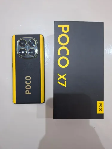 Poco X7, 256 de memória.