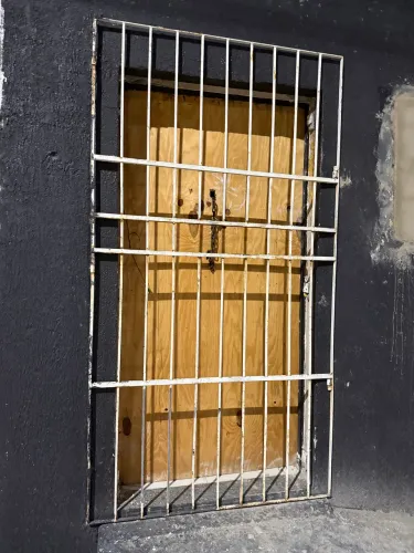 Grade de ferro para porta
