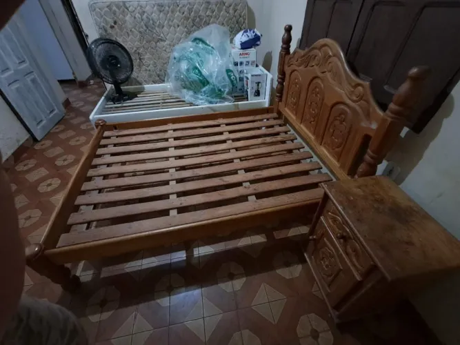 VENDO CAMA DE CASAL DE MADEIRA CEREJEIRA