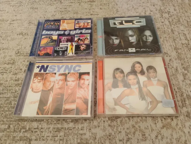 4 Cd's "Boys & Girls"; "TLC"; "*NSYNC" e "Destiny's Child"/Com Encartes