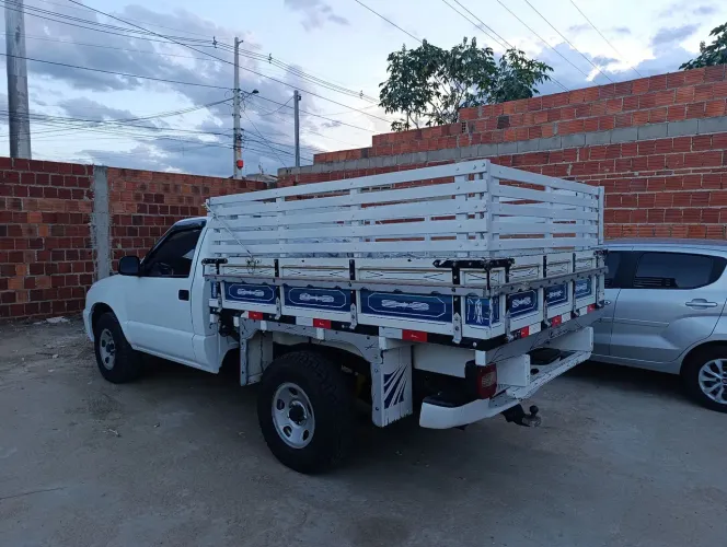 FRETES E MUDANÇAS em CAMINHONETE
