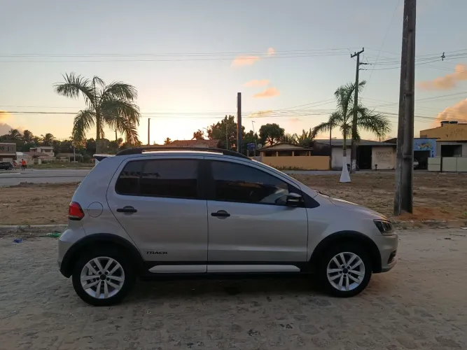 Volkswagen Fox Track 1.0 Flex 12V 5P 2016