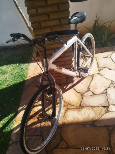 Bicicleta de alumínio 