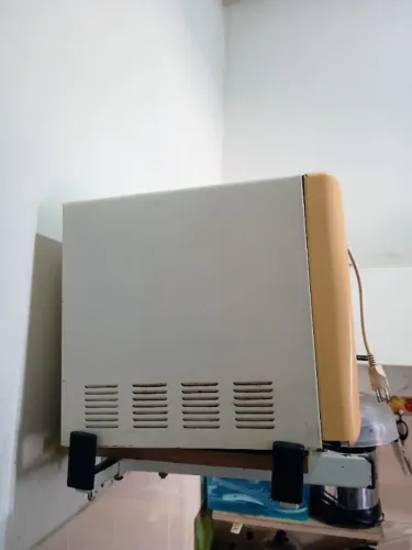 Forno microondas Consul, usado em boas condições.