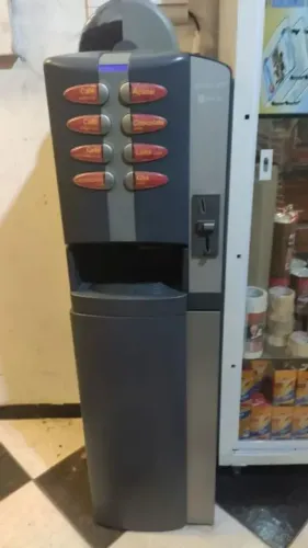 Máquina de Café e Bebidas Quentes Colibri C5 com Moedeiro - Excelente Oportunidade!