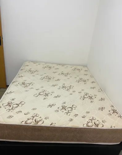 Vendo cama casal baú com colchão