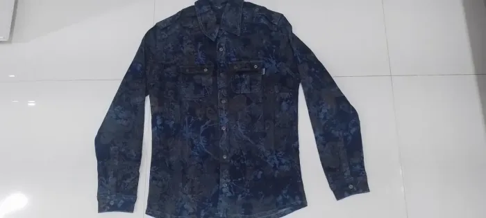 Vendo camisas manga longa e jaquetas