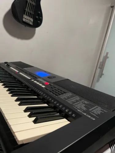 Teclado Yamaha psrE433