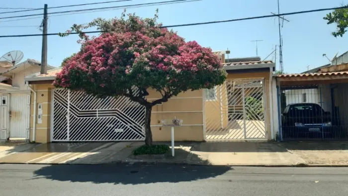 Indaiatuba_Vendo_Casa 3 doms, 1 suite, 5 vagas + fundos Edícula assobr.  T 330m² A.C 240