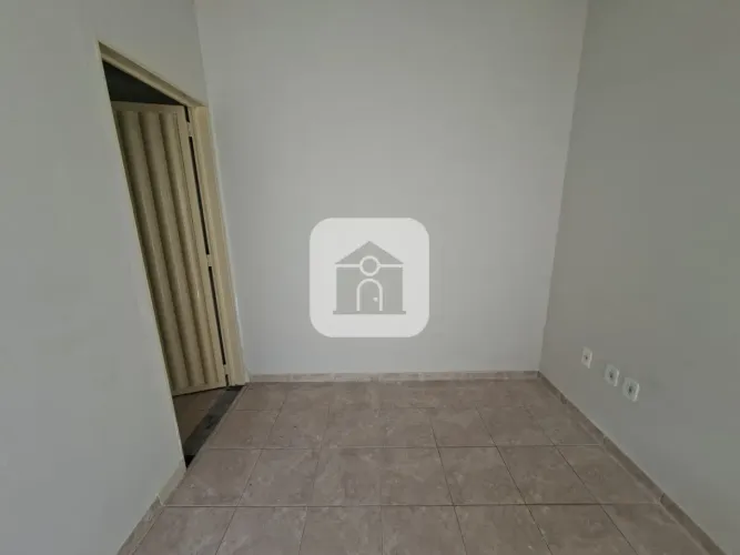 Casa para locação no bairro Planalto