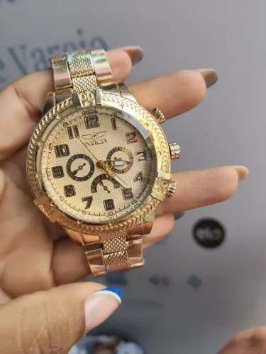 Relógio invicta dourado resistente a água pronta entrega terra vermelha 