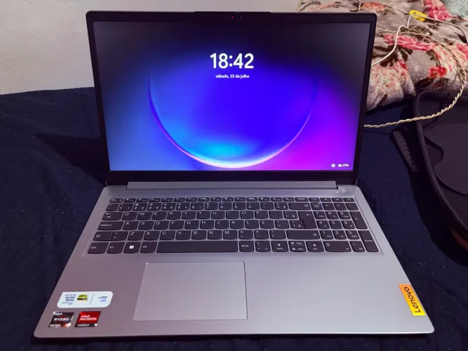 Notebook Lenovo Ryzen 3 | SSD 256 GB | 4 GB RAM | Tela 15,6? | Excelente Estado