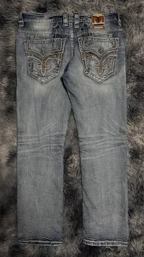 Calça Rock Revival