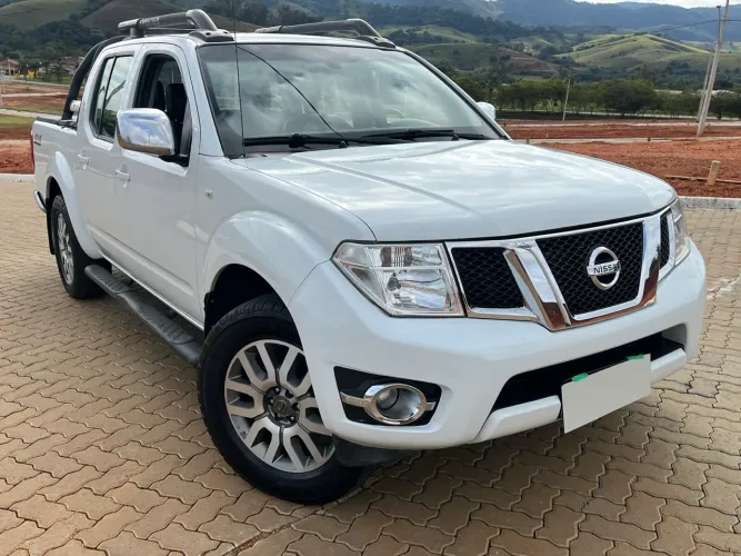 Nissan Frontier SL CD 4X4 2.5tb Diesel AUT 2016