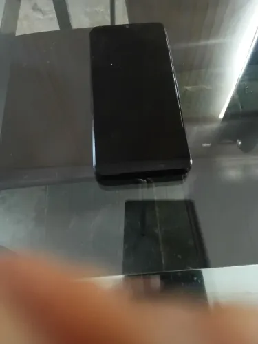 Celular super conservado