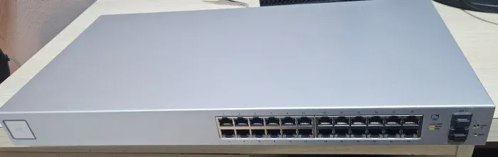Switch Ubiquiti UniFi 24 Portas Gigabit US-24 G1