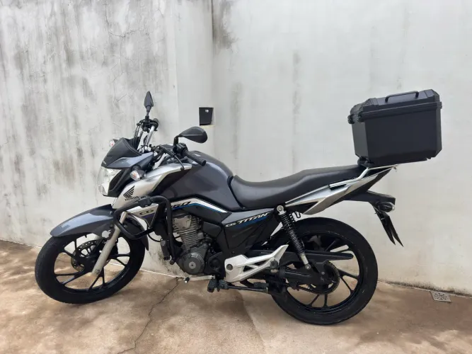 Titan 160