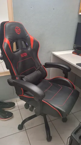 Cadeira gamer pichau em perfeito estado sem rasgos