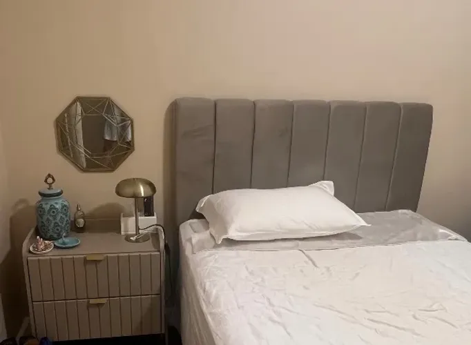 Cabeceira estofada casal 140cms veludo bege