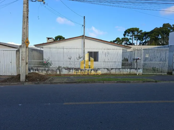 Casa com amplo terreno de 600 m² à venda no Borda do Campo