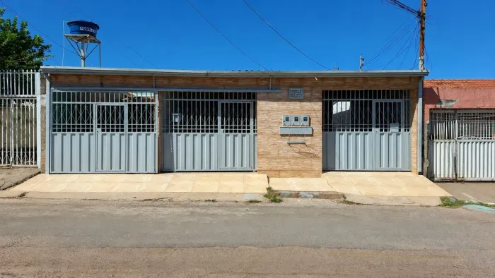 Aluga-se Casa 2 Quartos c/ Suíte - Garagem Coberta - Quadra 31 - Gama Oeste