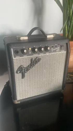 Amplificador Fender Frontman 10g
